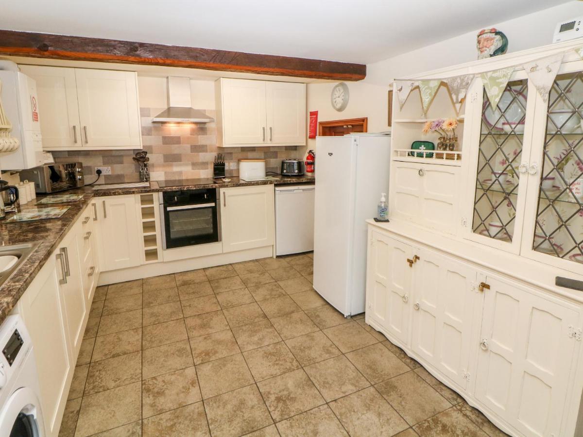 Old Hall Cottages Ashbourne  Extérieur photo